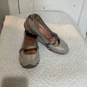 Skechers Mary Jane woman casual shoes size 10